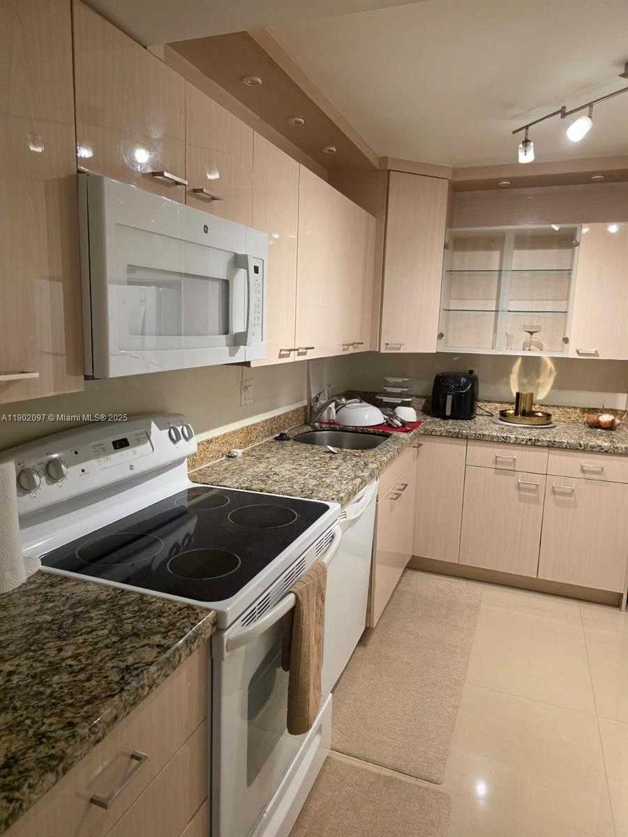 Small Image of 1833 SOUTH OCEAN DR #809, Hallandale Beach Number 7