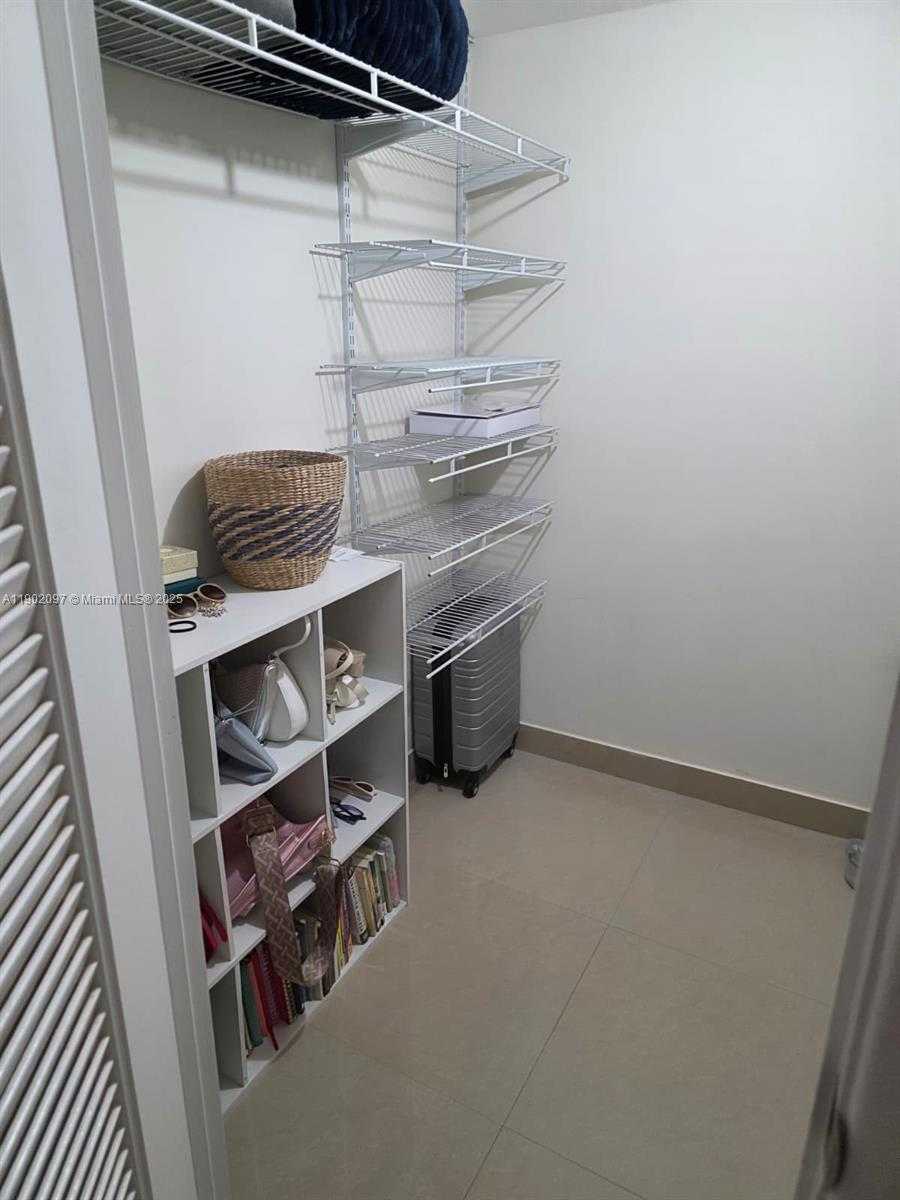 Small Image of 1833 SOUTH OCEAN DR #809, Hallandale Beach Number 8