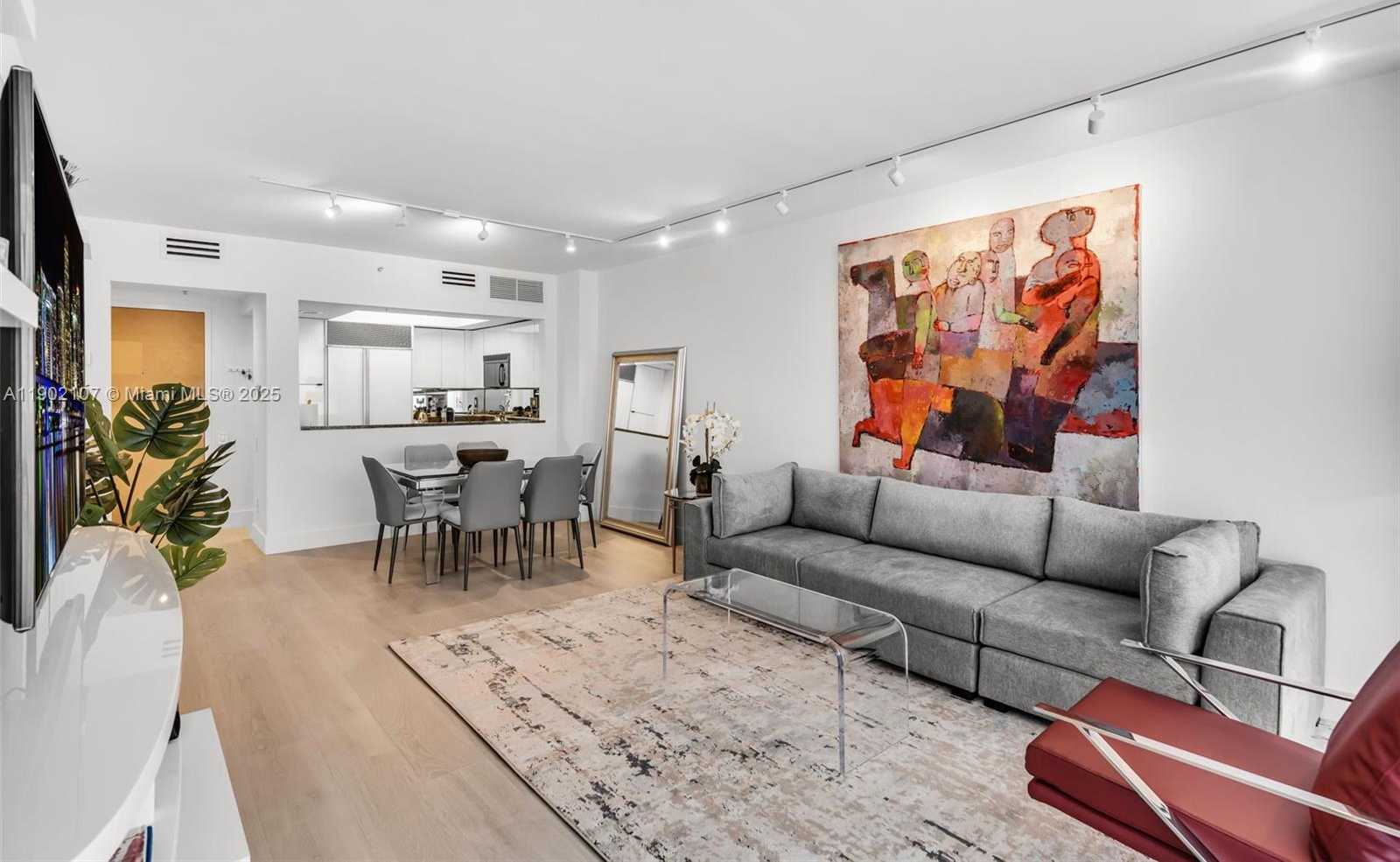 Small Image of 1500 OCEAN DR #1109, Miami Beach Number 4