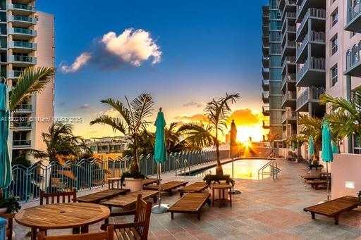 Small Image of 1500 OCEAN DR #1109, Miami Beach Number 44