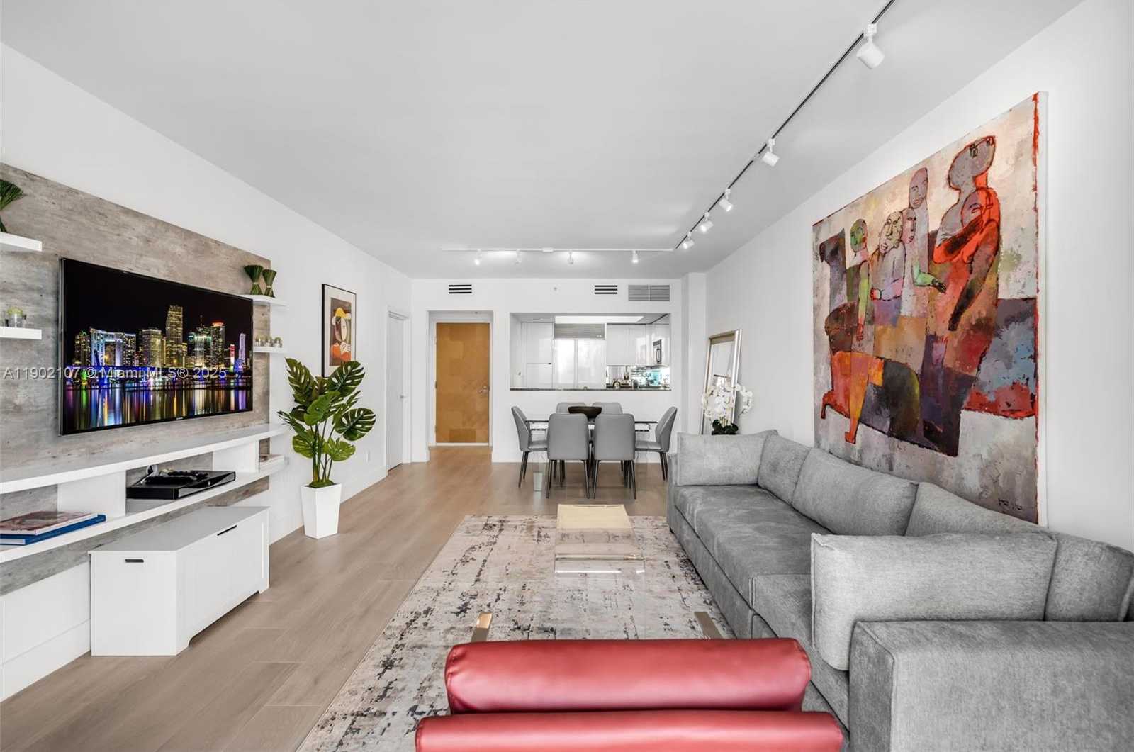 Small Image of 1500 OCEAN DR #1109, Miami Beach Number 5