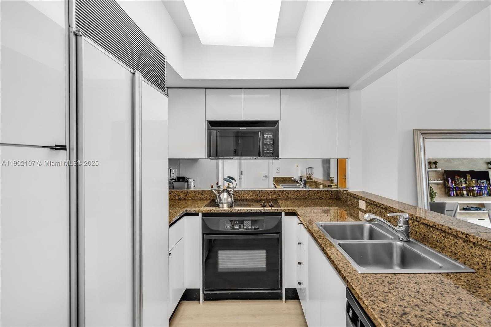 Small Image of 1500 OCEAN DR #1109, Miami Beach Number 8