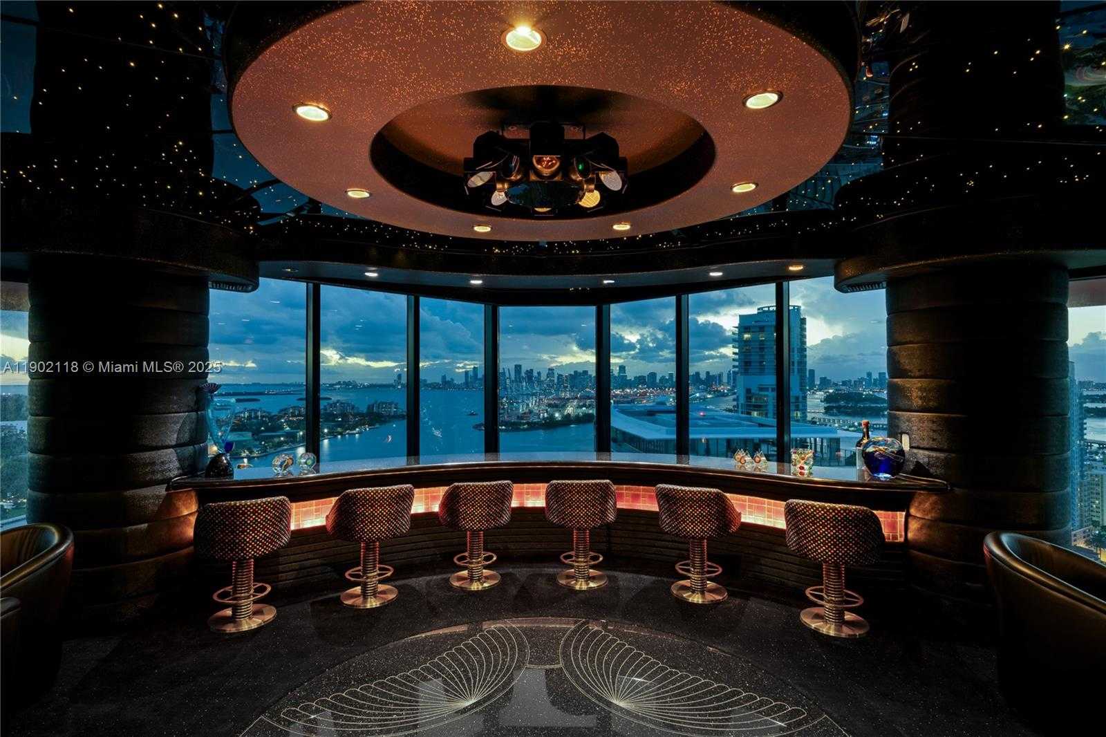 Small Image of 300 SOUTH POINTE DR #TH 3103, Miami Beach Number 12