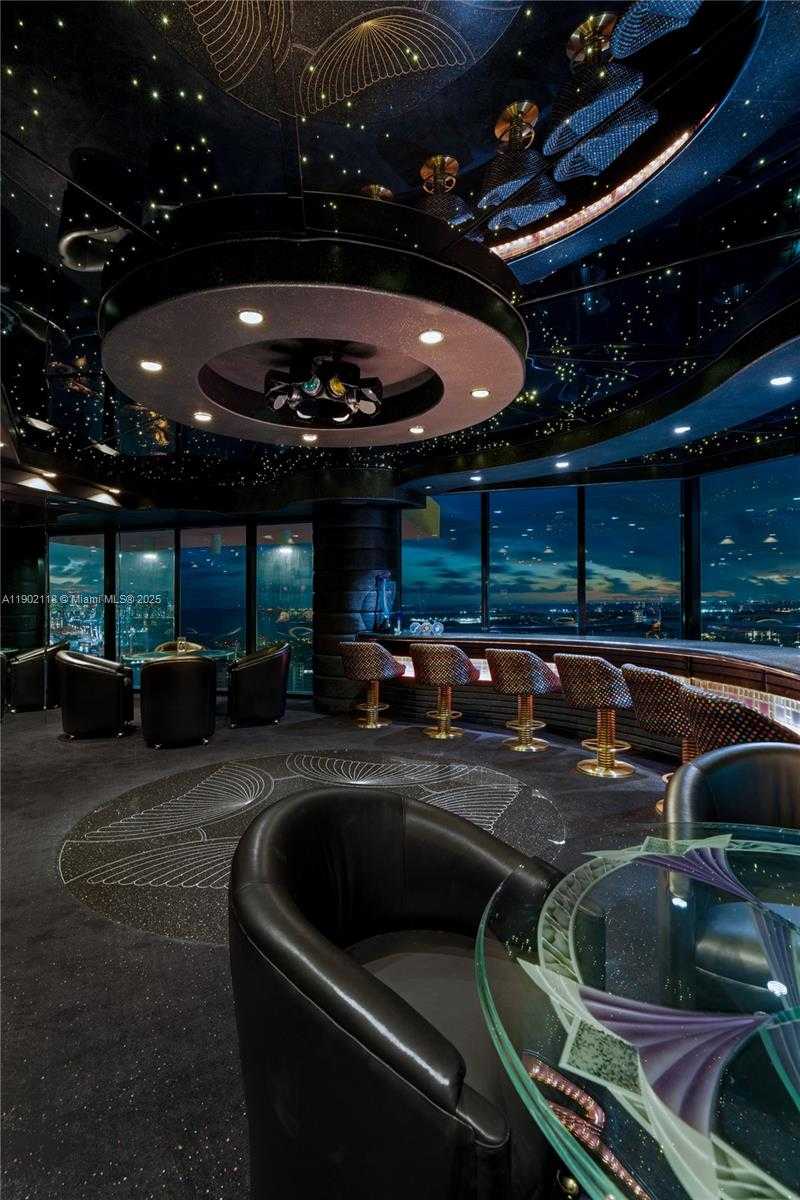 Small Image of 300 SOUTH POINTE DR #TH 3103, Miami Beach Number 13