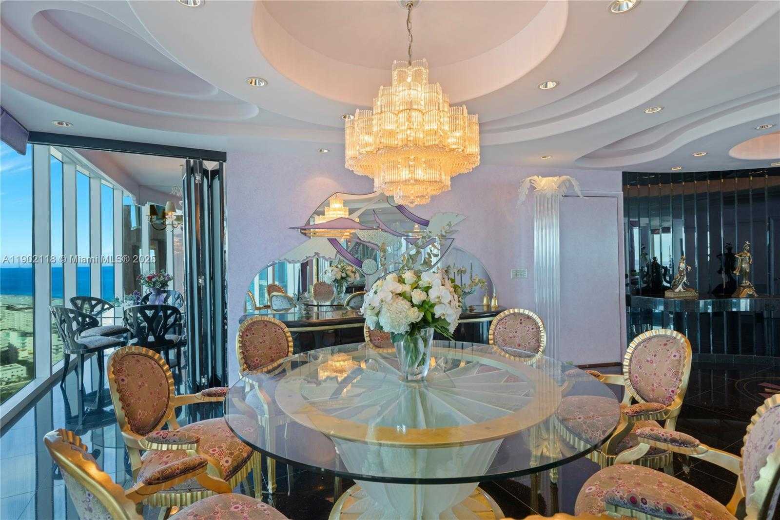 Small Image of 300 SOUTH POINTE DR #TH 3103, Miami Beach Number 17