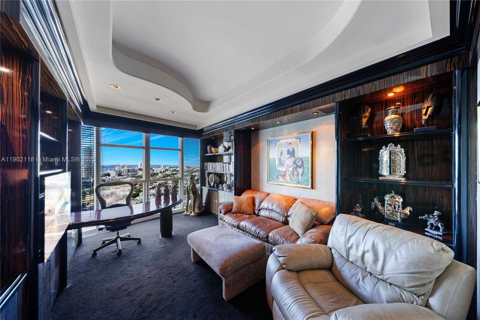 Small Image of 300 SOUTH POINTE DR #TH 3103, Miami Beach Number 32