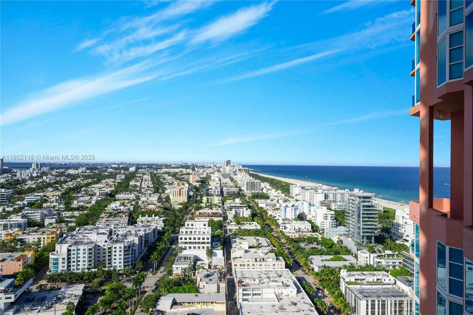 Small Image of 300 SOUTH POINTE DR #TH 3103, Miami Beach Number 37