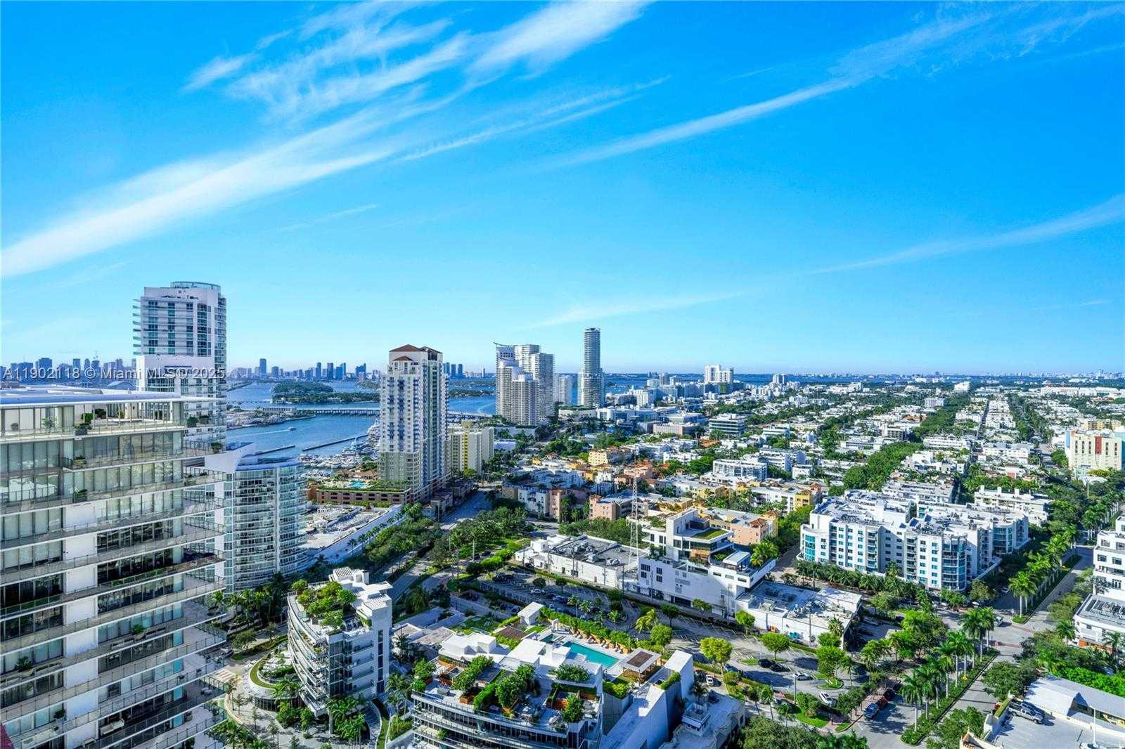 Small Image of 300 SOUTH POINTE DR #TH 3103, Miami Beach Number 38