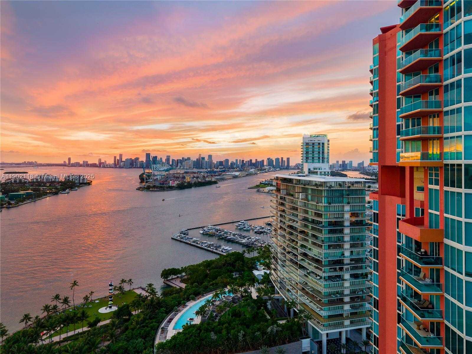 Small Image of 300 SOUTH POINTE DR #TH 3103, Miami Beach Number 40