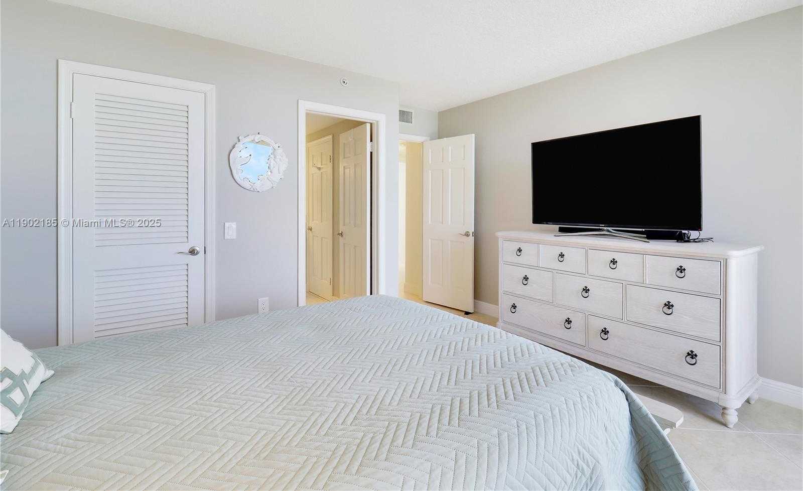 Small Image of 200 BEACH ROAD #703, Tequesta Number 18