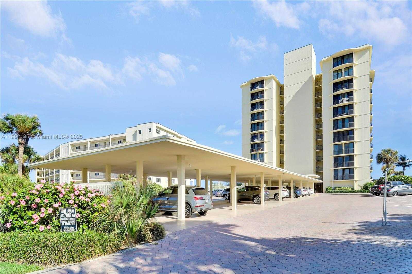 Small Image of 200 BEACH ROAD #703, Tequesta Number 44