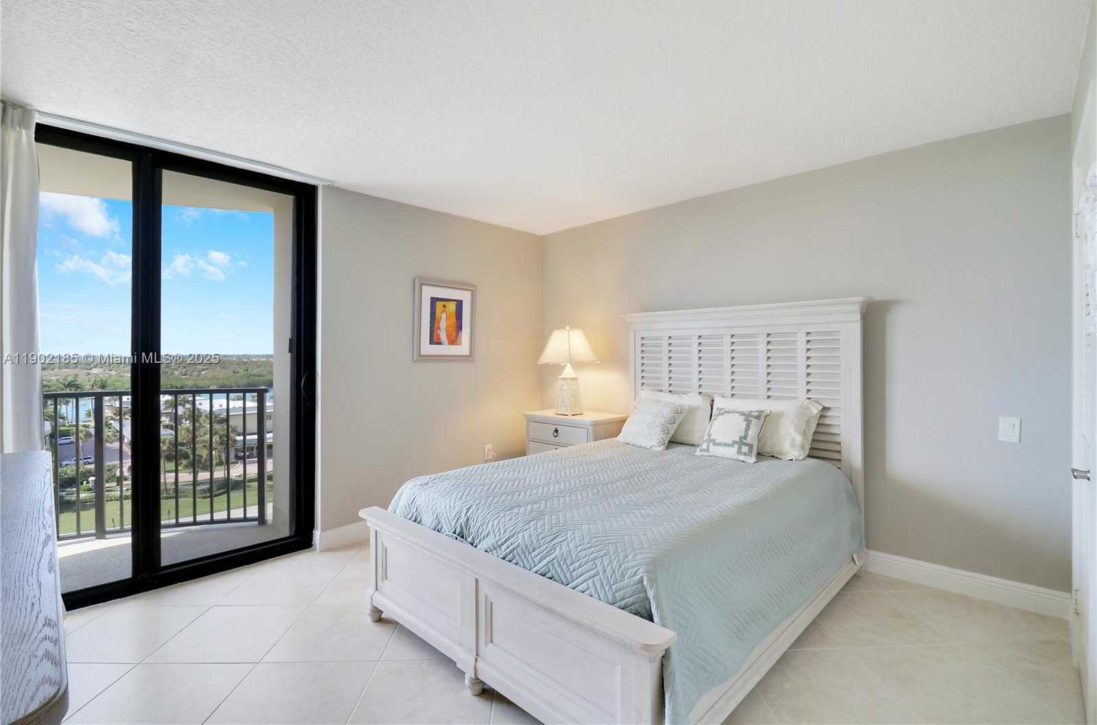 Small Image of 200 BEACH ROAD #703, Tequesta Number 8