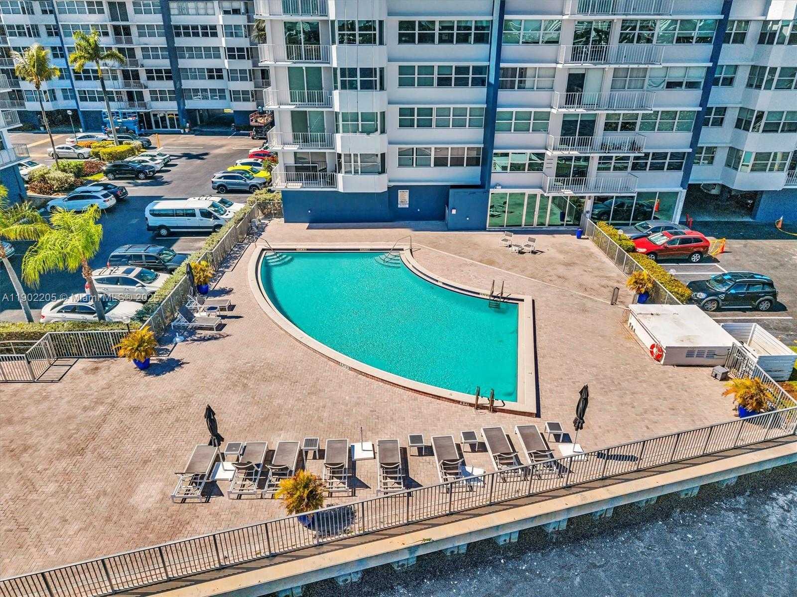 Small Image of 16570 NORTH EAST 26TH AVE #3A, North Miami Beach Number 38