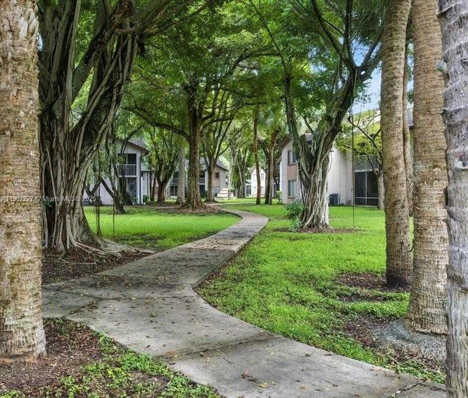 Small Image of 9241 SOUTH WEST 138TH PL #9241, Miami Number 20