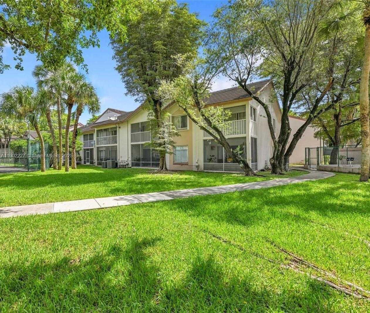 Small Image of 9241 SOUTH WEST 138TH PL #9241, Miami Number 21