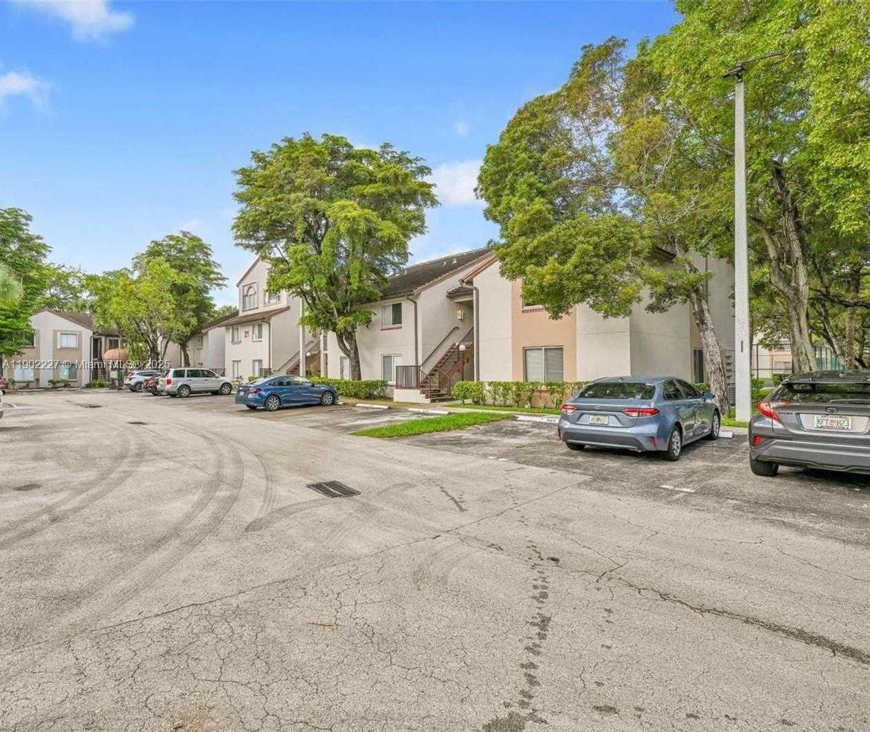 Small Image of 9241 SOUTH WEST 138TH PL #9241, Miami Number 23