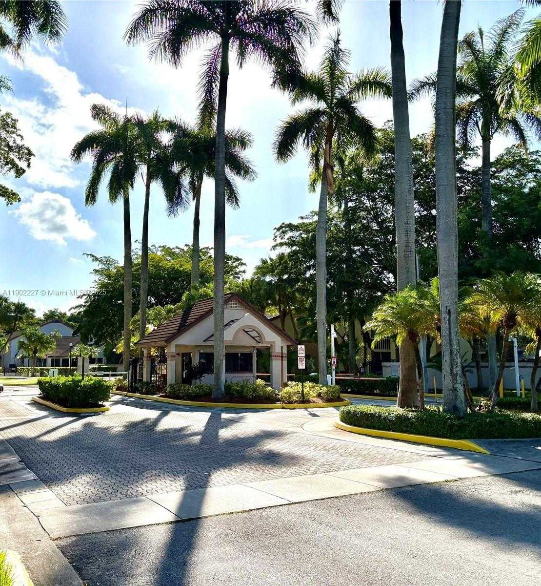 Small Image of 9241 SOUTH WEST 138TH PL #9241, Miami Number 25