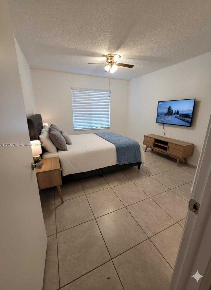 Small Image of 9241 SOUTH WEST 138TH PL #9241, Miami Number 7