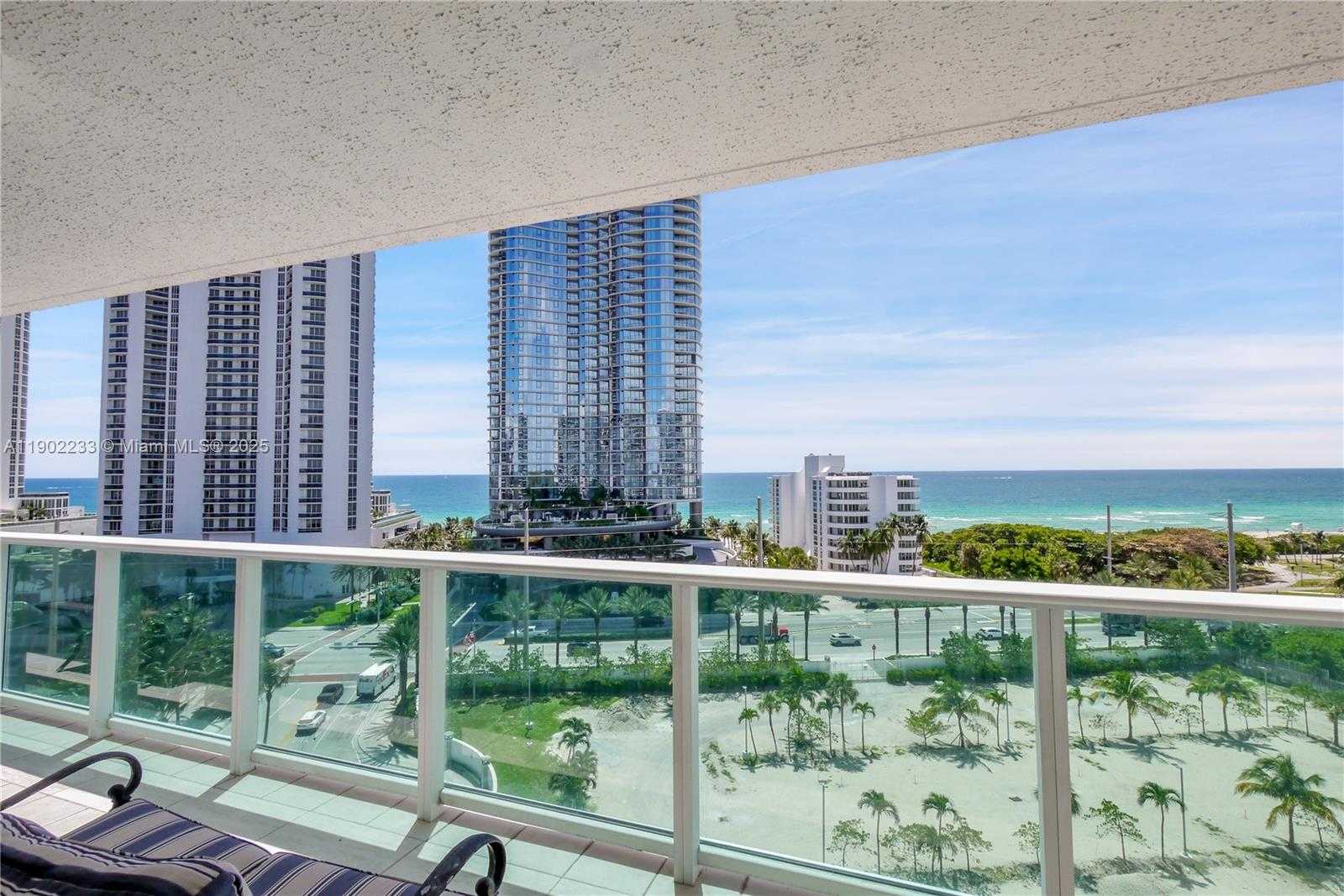 Small Image of 100 BAYVIEW DR #1008, Sunny Isles Beach Number 18