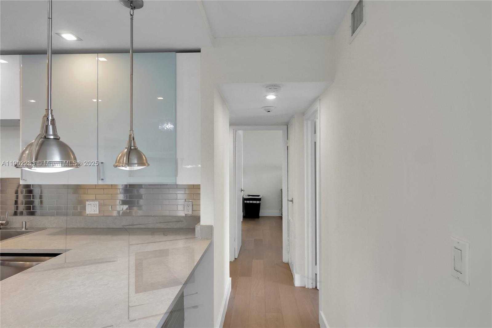 Small Image of 100 BAYVIEW DR #1008, Sunny Isles Beach Number 20