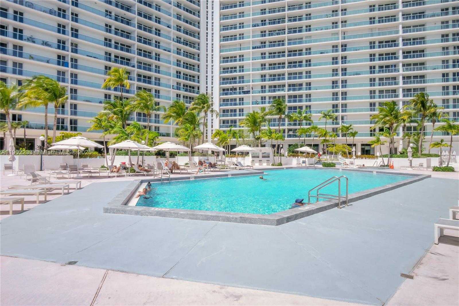 Small Image of 100 BAYVIEW DR #1008, Sunny Isles Beach Number 39