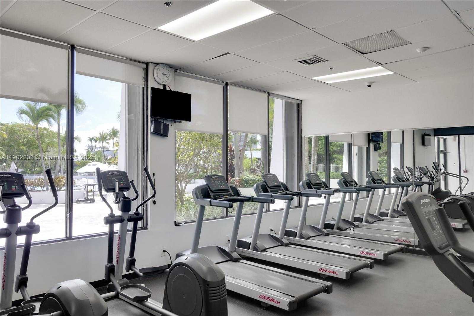 Small Image of 100 BAYVIEW DR #1008, Sunny Isles Beach Number 45