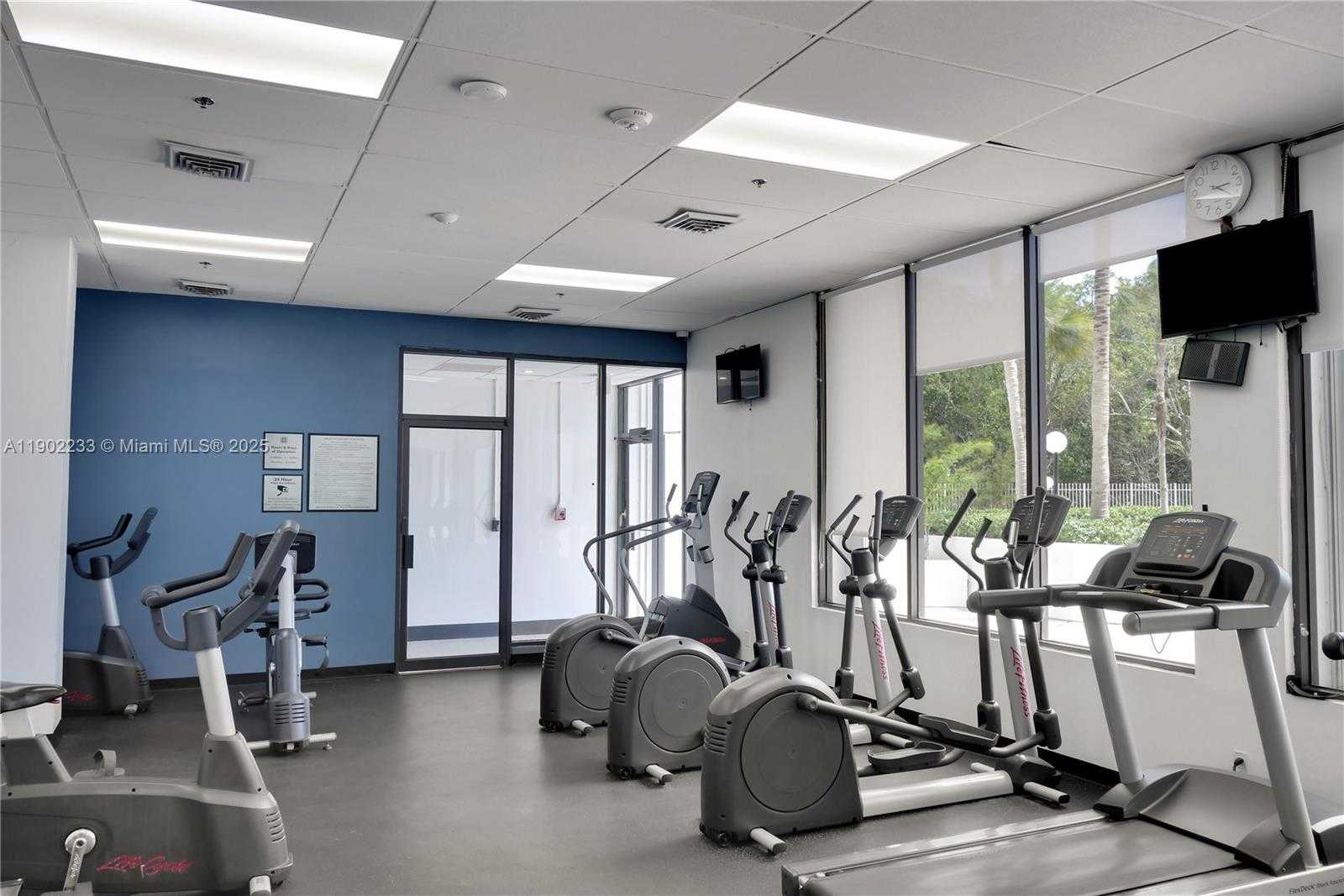 Small Image of 100 BAYVIEW DR #1008, Sunny Isles Beach Number 47