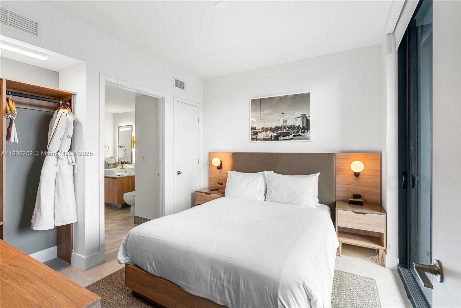 Small Image of 159 NORTH EAST 6TH ST #2405, Miami Number 17
