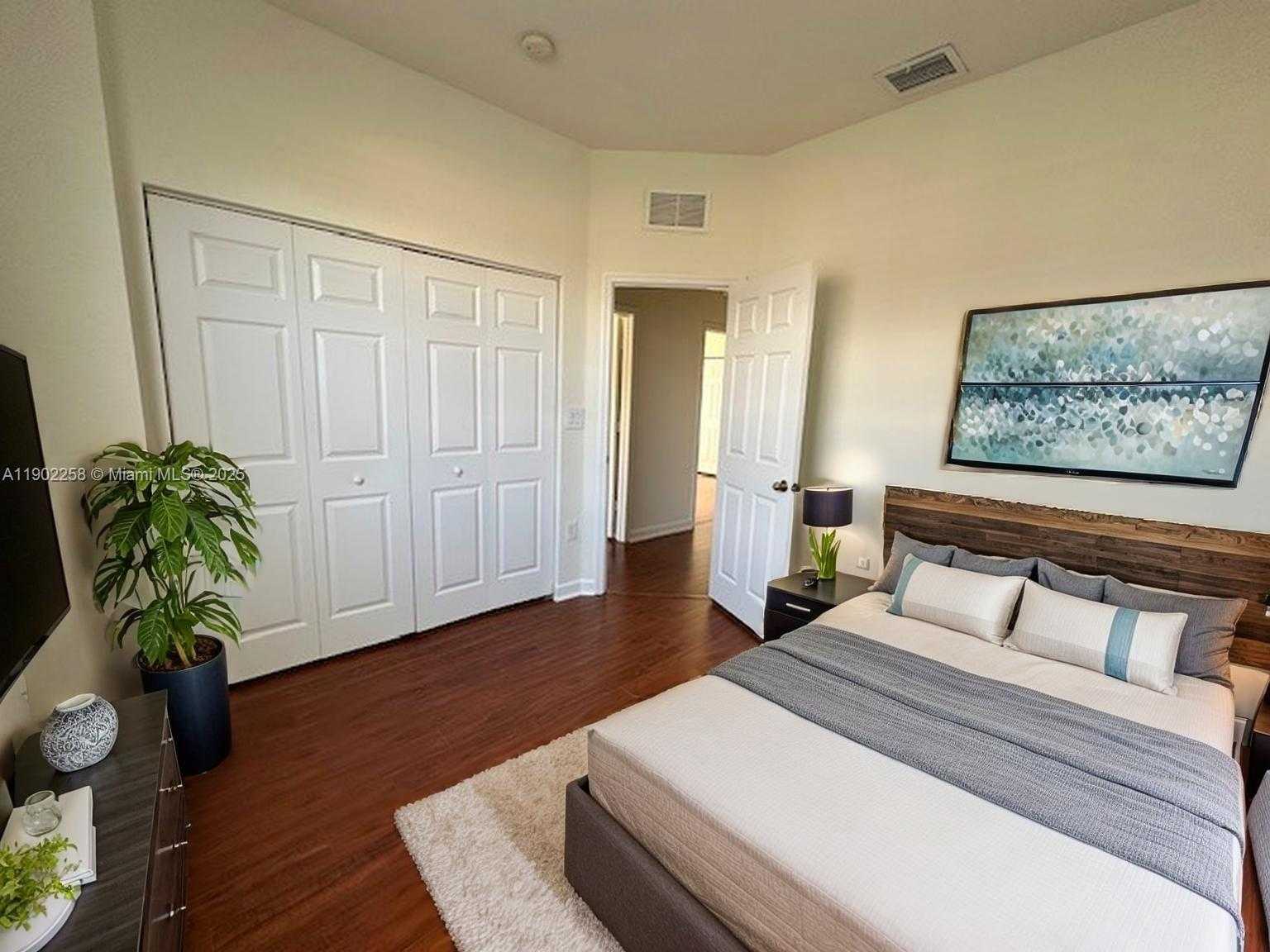 Small Image of 12852 SOUTH WEST 134 TERRACE, Miami Number 6