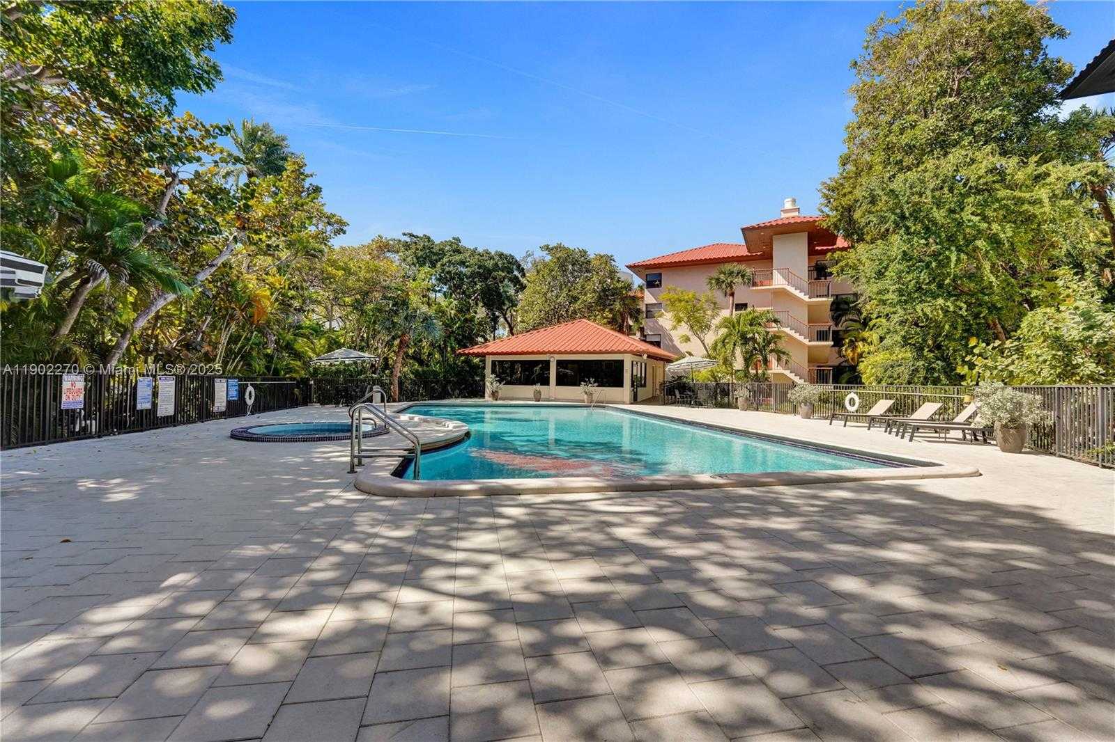 Imagen de Pequeño Objeto