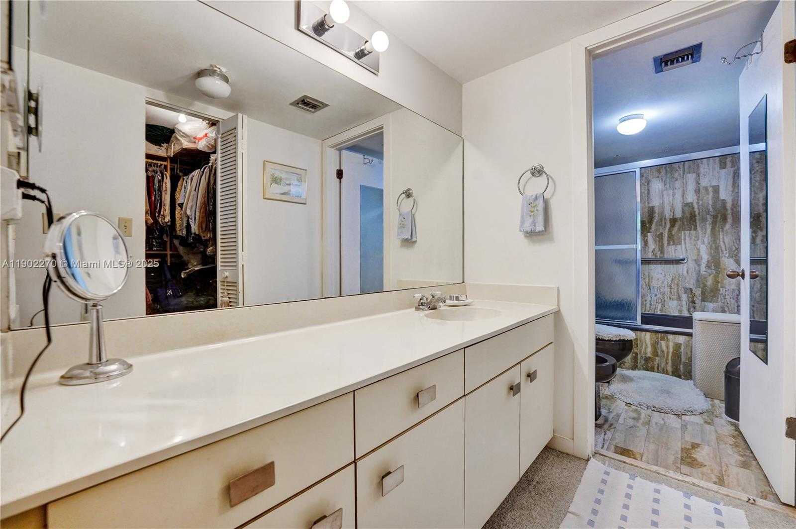 Imagen de Pequeño Objeto