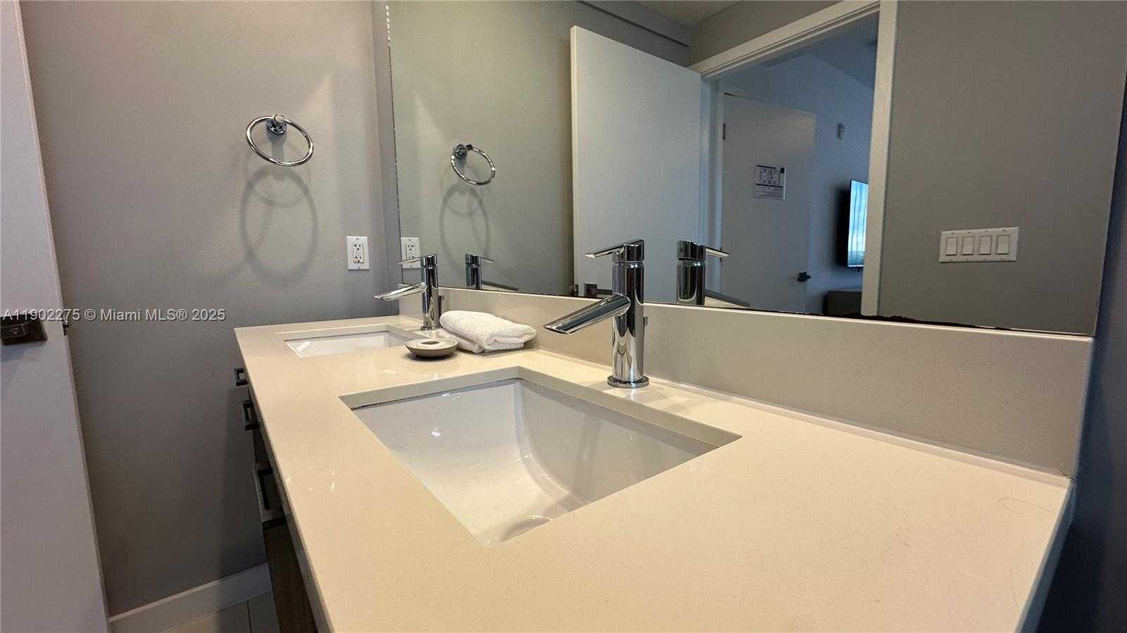 Small Image of 1120 98TH ST #302, Bay Harbor Islands Number 17
