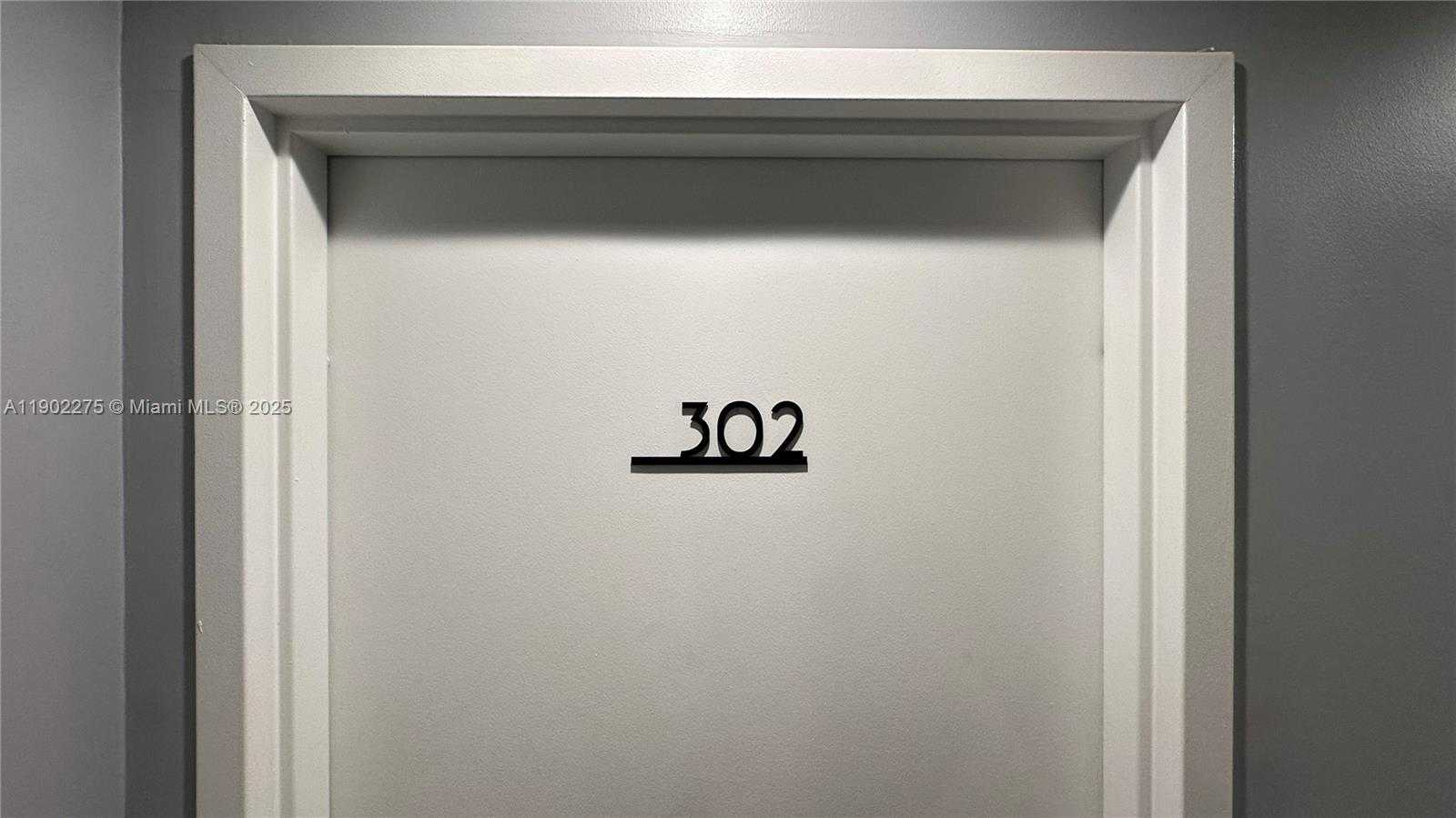 Small Image of 1120 98TH ST #302, Bay Harbor Islands Number 2