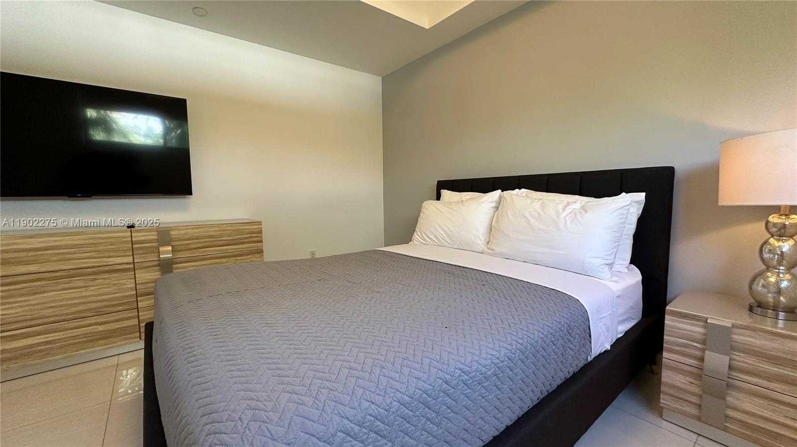 Small Image of 1120 98TH ST #302, Bay Harbor Islands Number 21