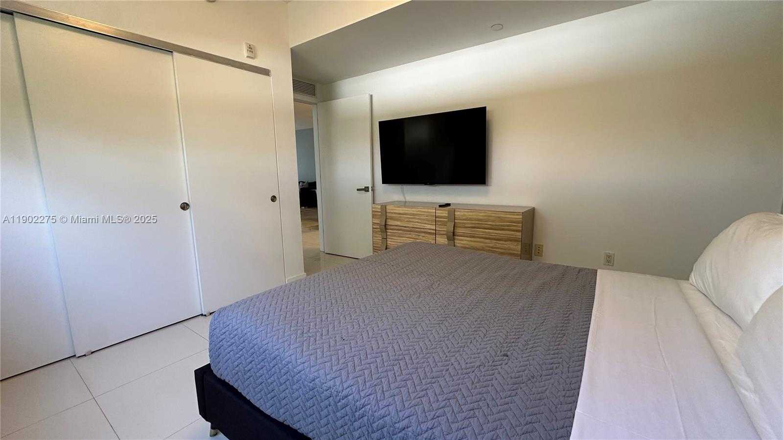 Small Image of 1120 98TH ST #302, Bay Harbor Islands Number 22