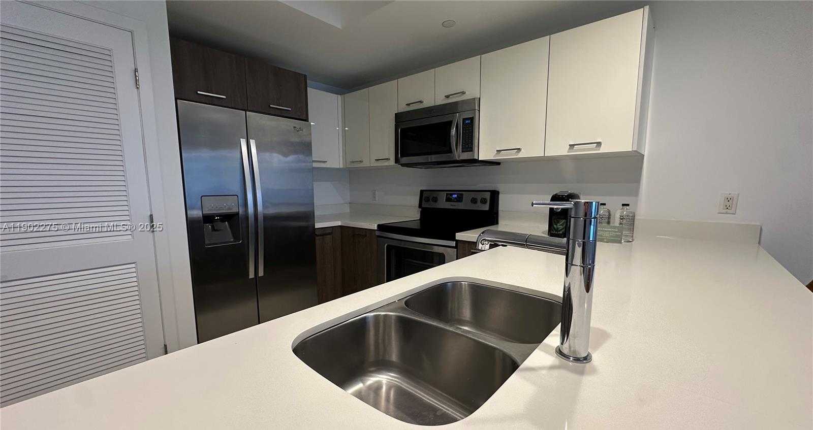Small Image of 1120 98TH ST #302, Bay Harbor Islands Number 5