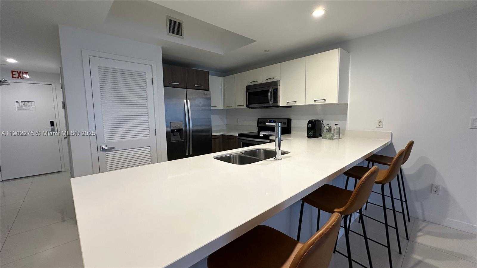 Small Image of 1120 98TH ST #302, Bay Harbor Islands Number 6