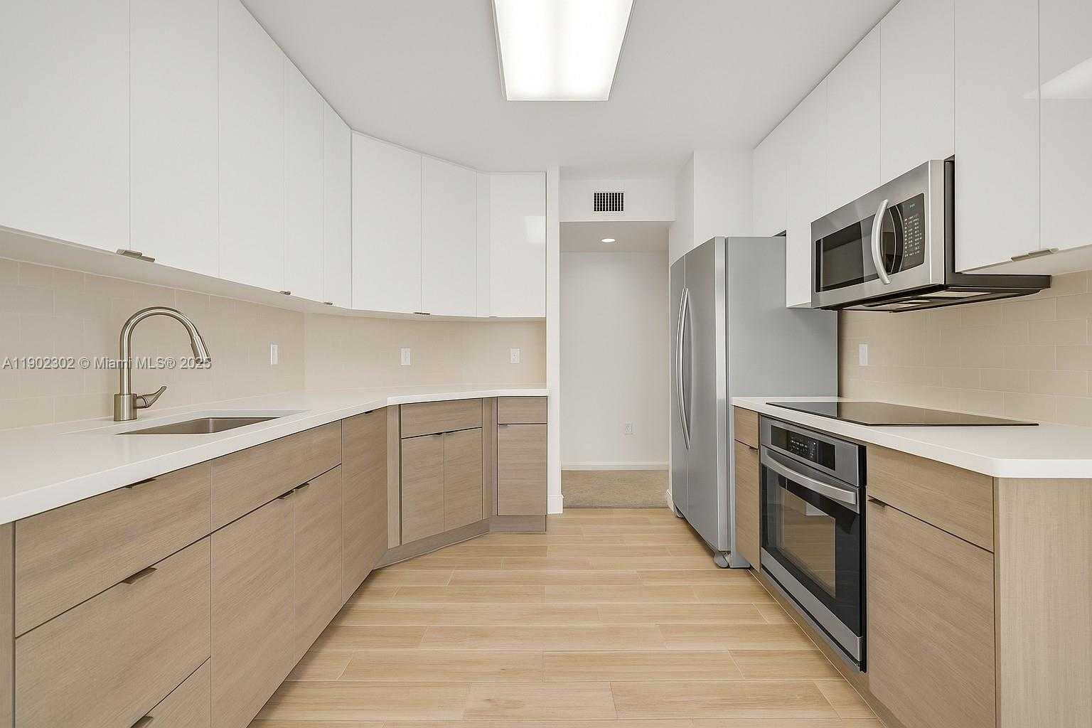 Small Image of 3370 HIDDEN BAY DR #2114, Aventura Number 15