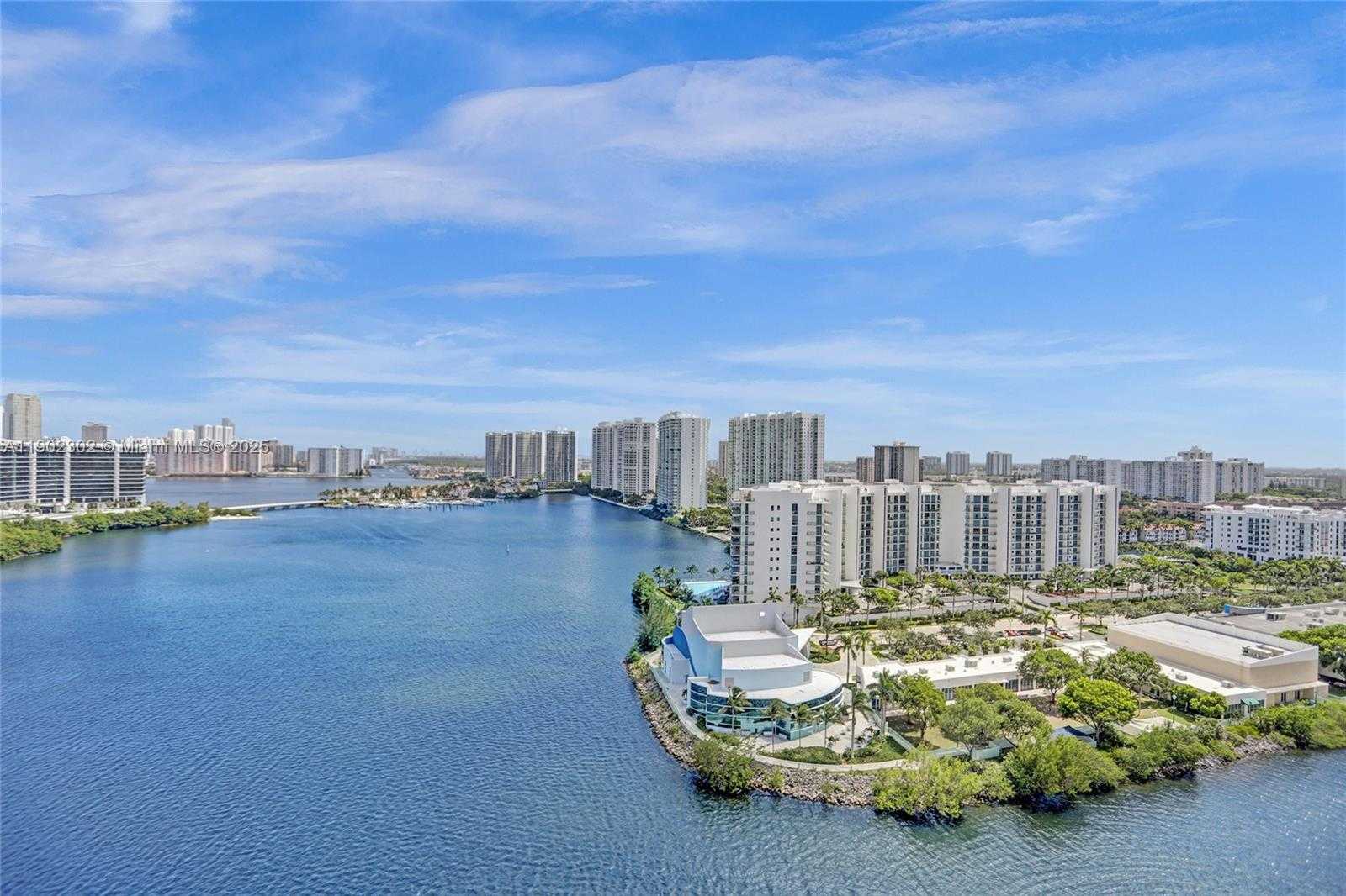 Small Image of 3370 HIDDEN BAY DR #2114, Aventura Number 2