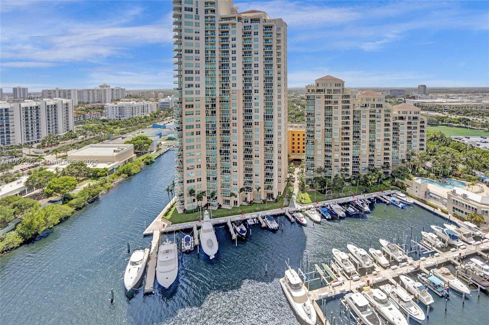 Small Image of 3370 HIDDEN BAY DR #2114, Aventura Number 4