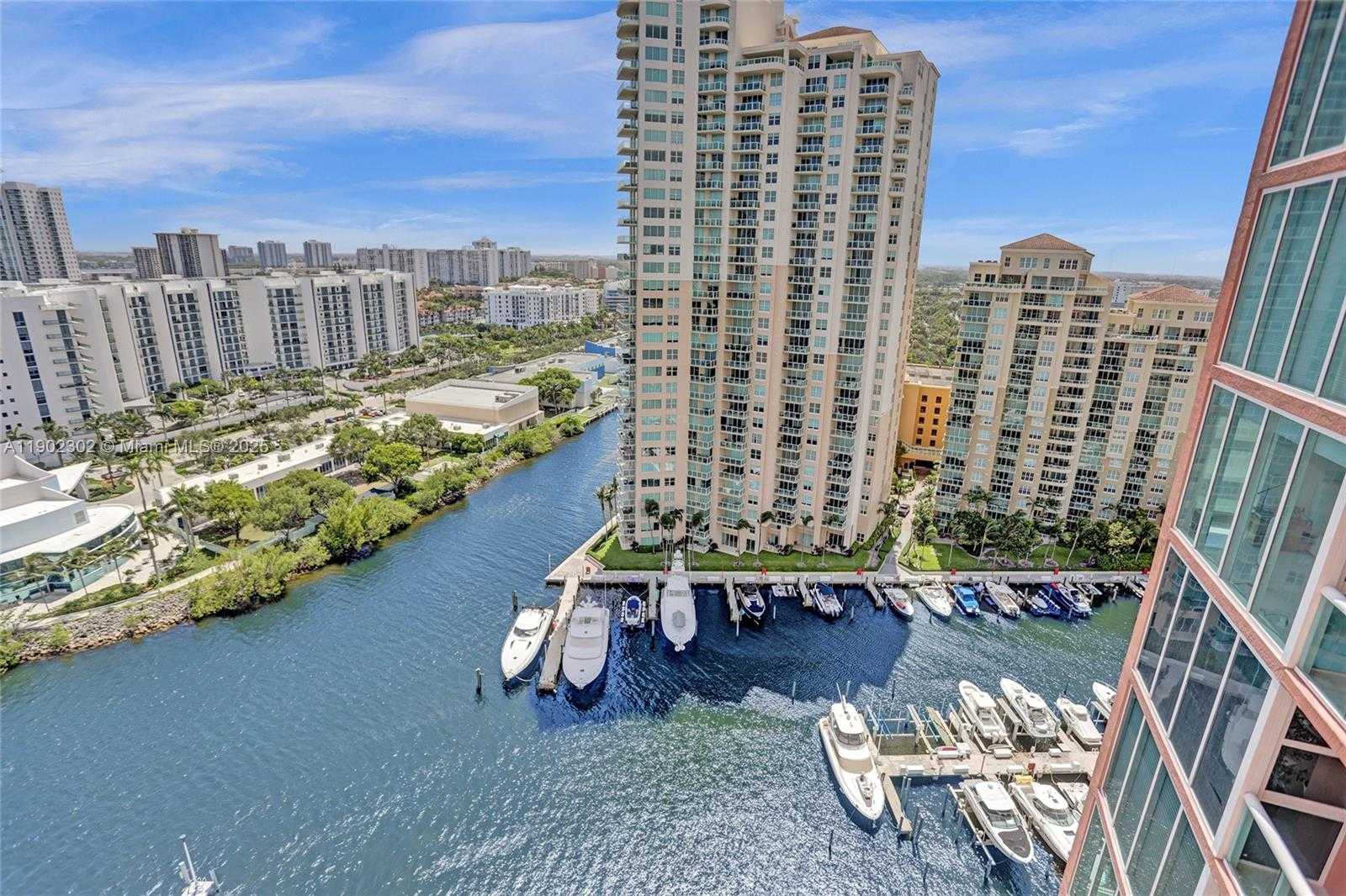 Small Image of 3370 HIDDEN BAY DR #2114, Aventura Number 5