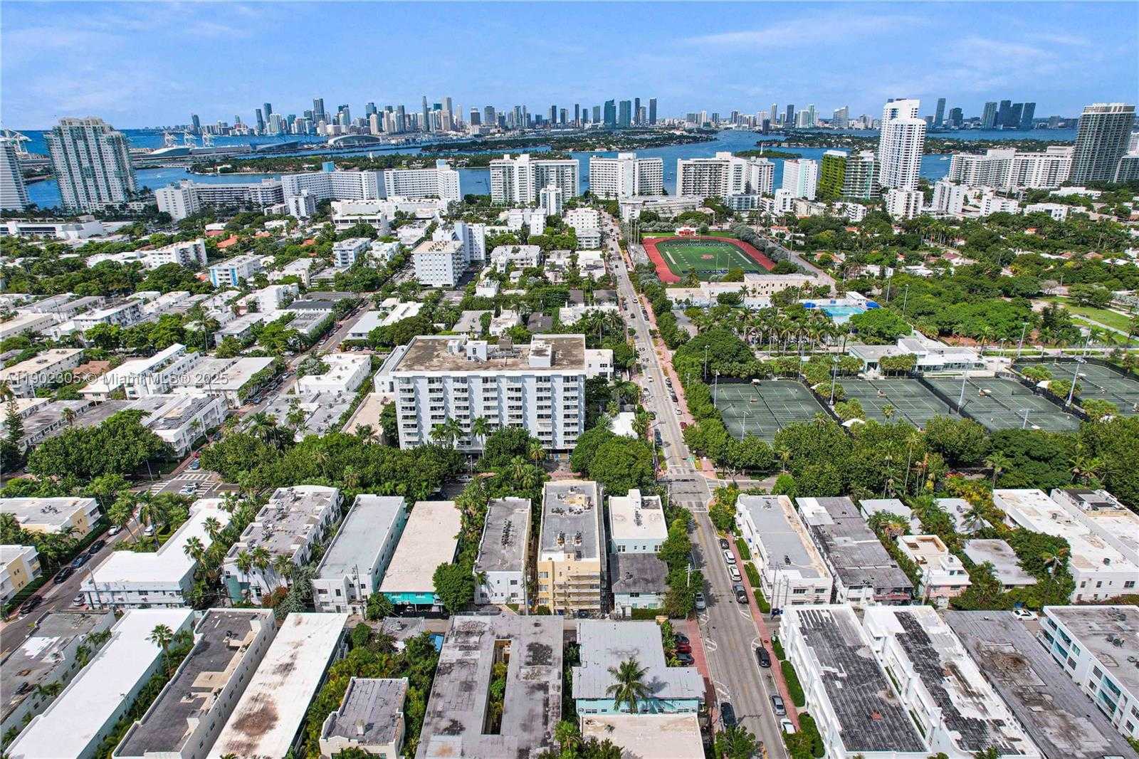 Small Image of 1051 MERIDIAN AVE #1K, Miami Beach Number 31