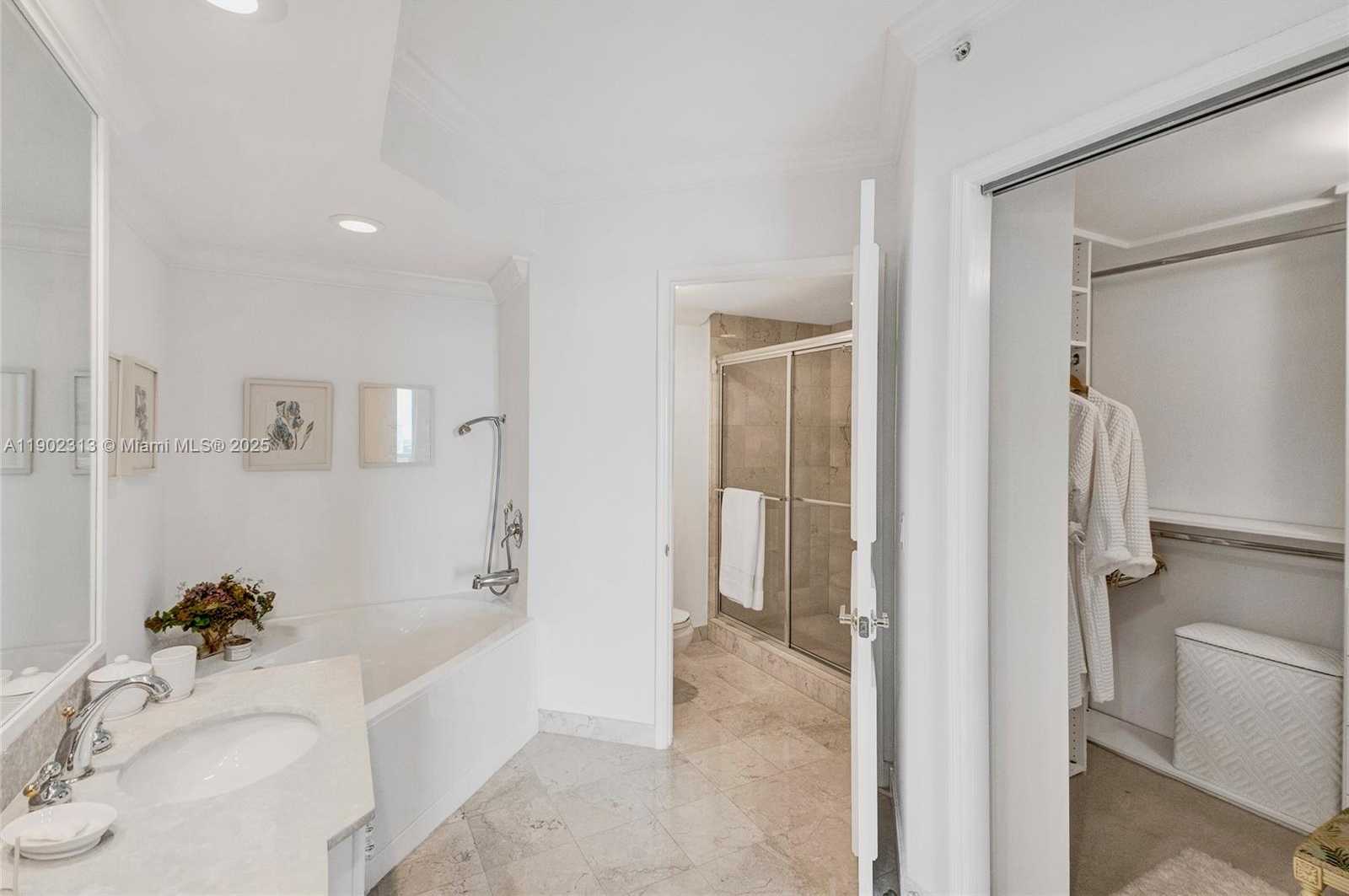 Small Image of 3370 HIDDEN BAY DR #1702, Aventura Number 25