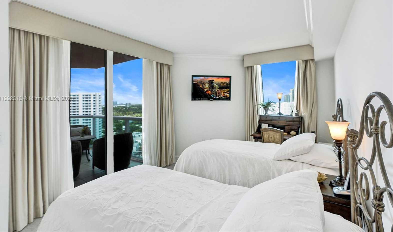 Small Image of 3370 HIDDEN BAY DR #1702, Aventura Number 31
