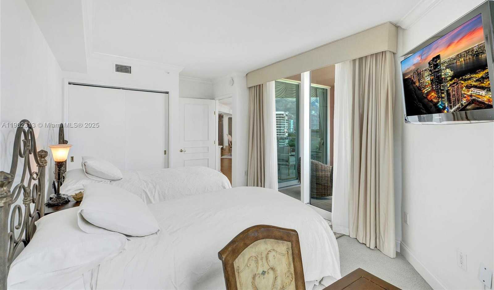 Small Image of 3370 HIDDEN BAY DR #1702, Aventura Number 33