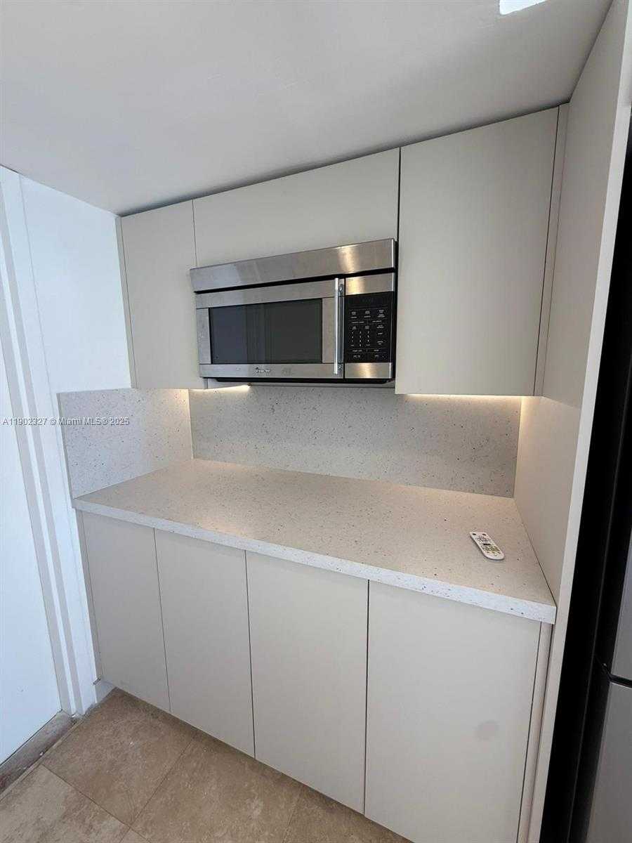 Small Image of 1420 BRICKELL BAY DR #1203A, Miami Number 23