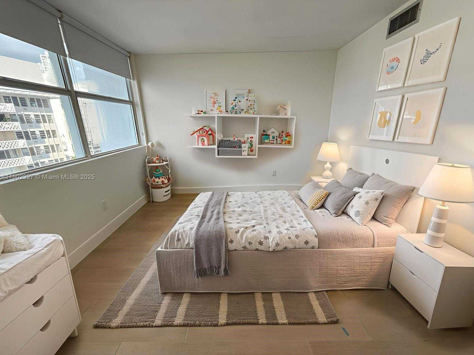 Small Image of 1420 BRICKELL BAY DR #1203A, Miami Number 4