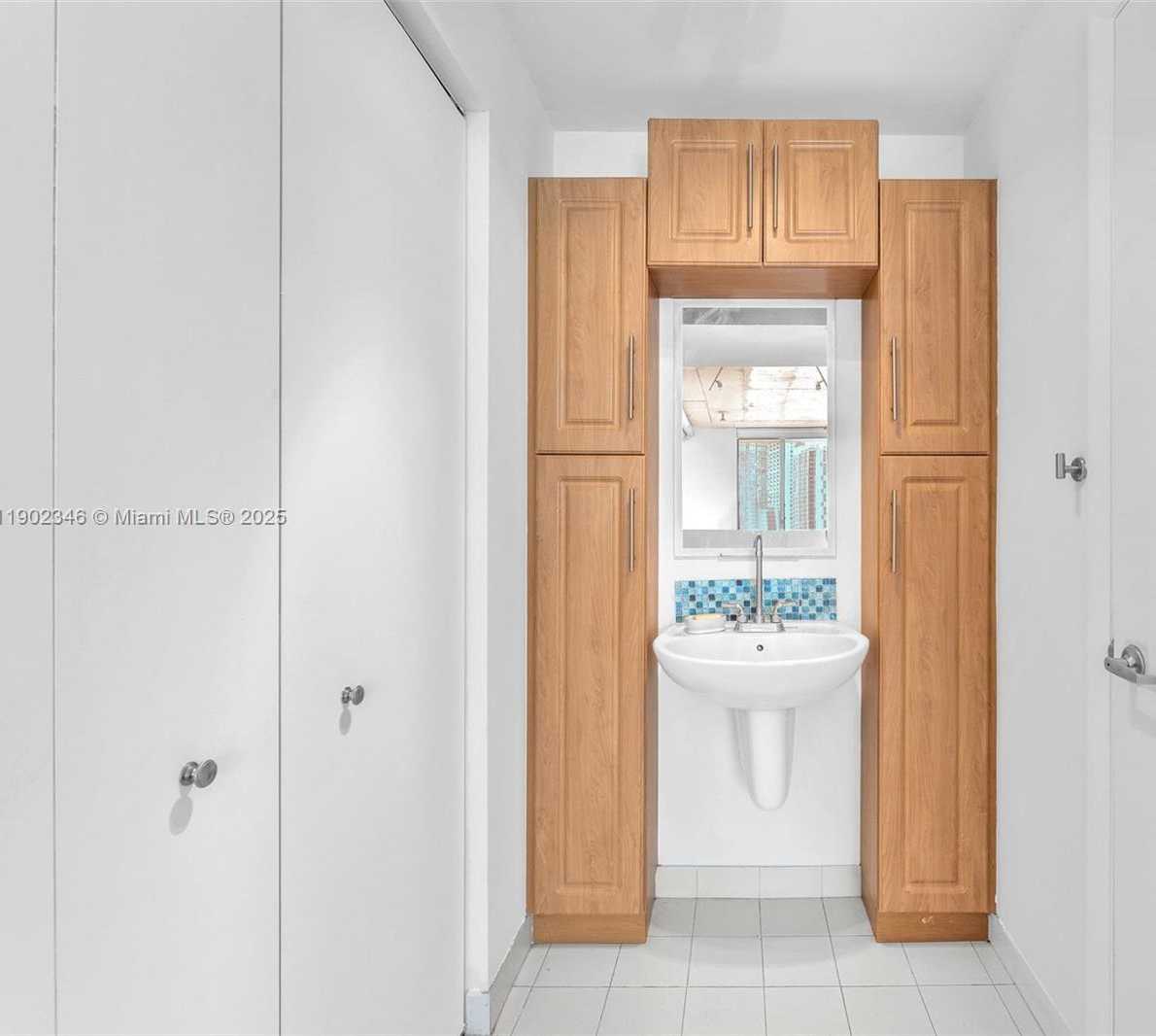 Small Image of 690 SOUTH WEST 1ST COURT #1008, Miami Number 16