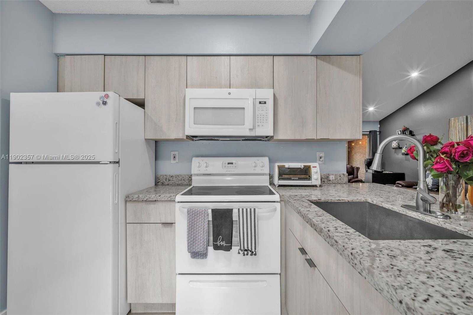 Small Image of 9507 SOUTH WEST 140TH CT #9507, Miami Number 10