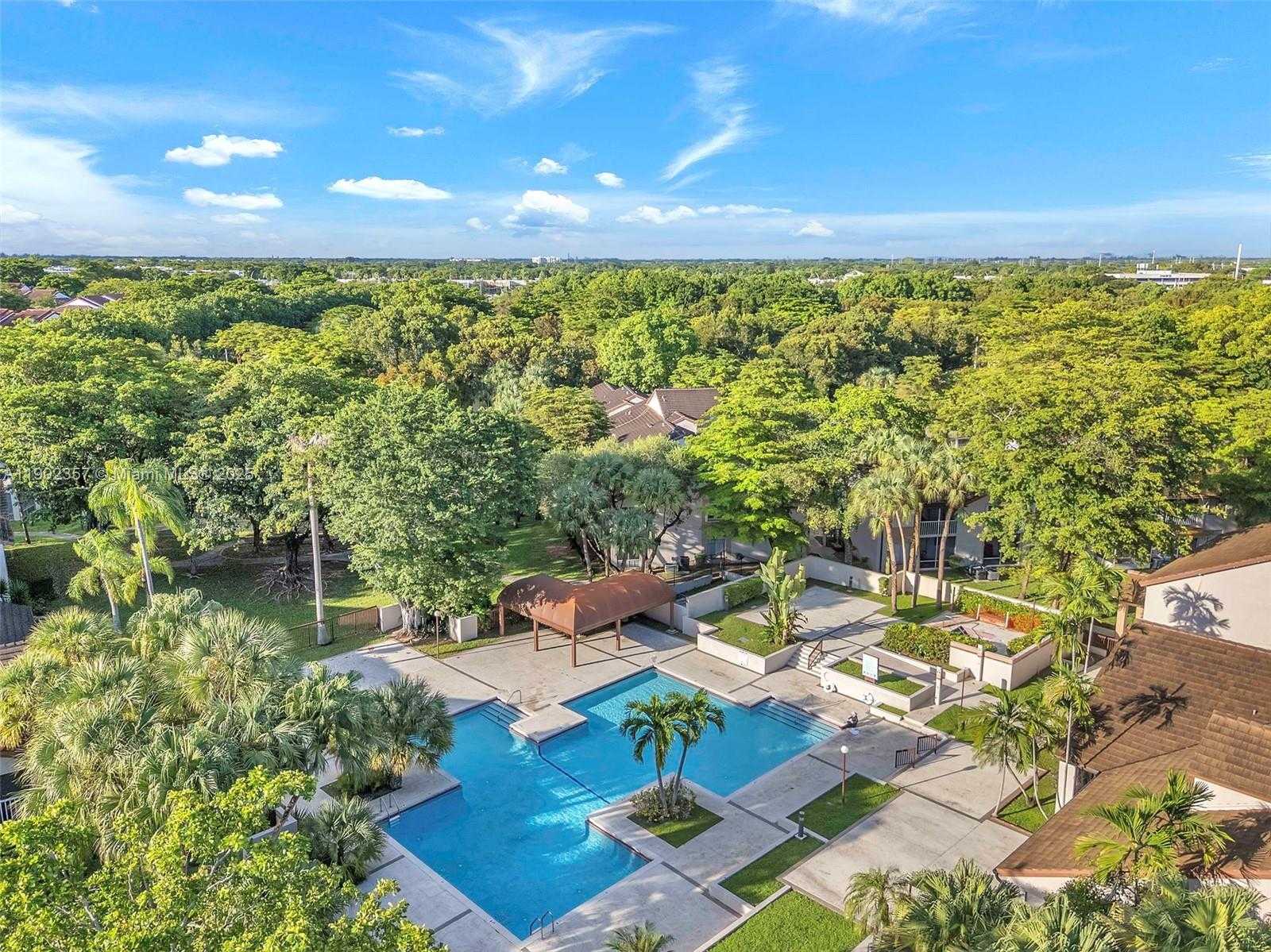 Small Image of 9507 SOUTH WEST 140TH CT #9507, Miami Number 18